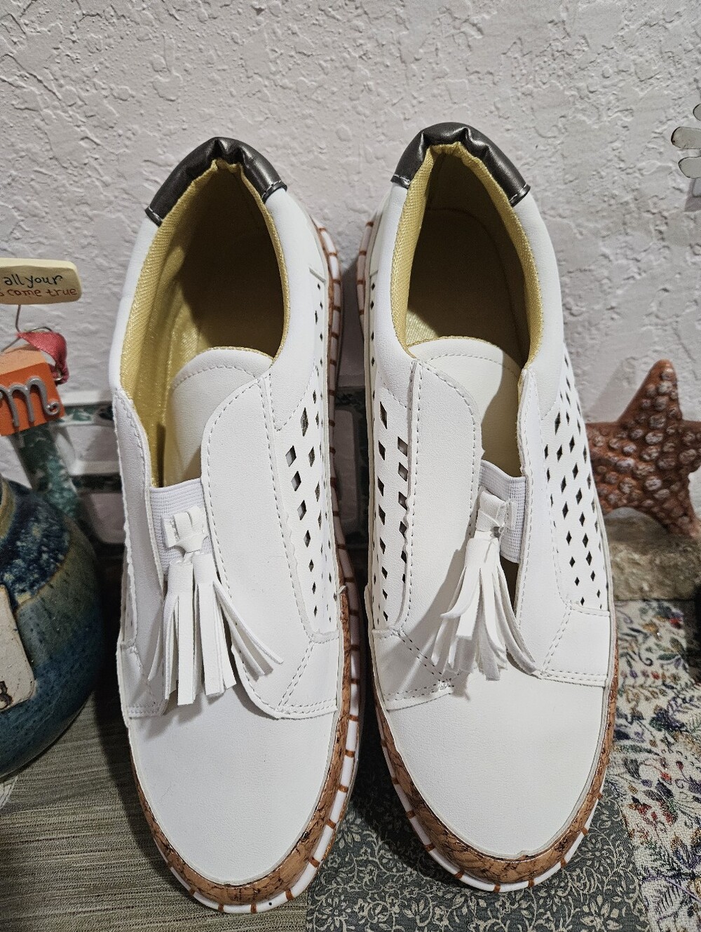 New White Faux Leather And Cork Size 9.5 Breathable Slip On Loafers W/ Tassels - Picture 2 of 6